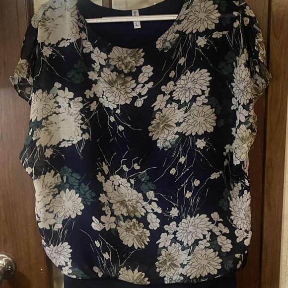 Womens blouses 5 Piece L-XL Misc bundle - Picture 10 of 16